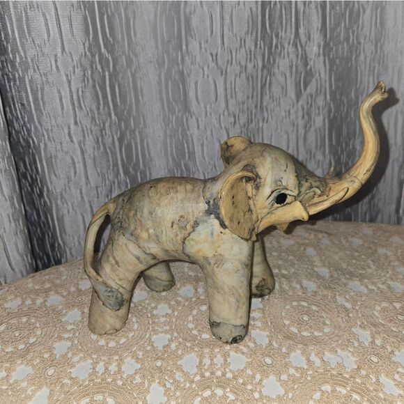 handcraft crushed oyster shell elephant figure 7x6 - Picture 3 of 7